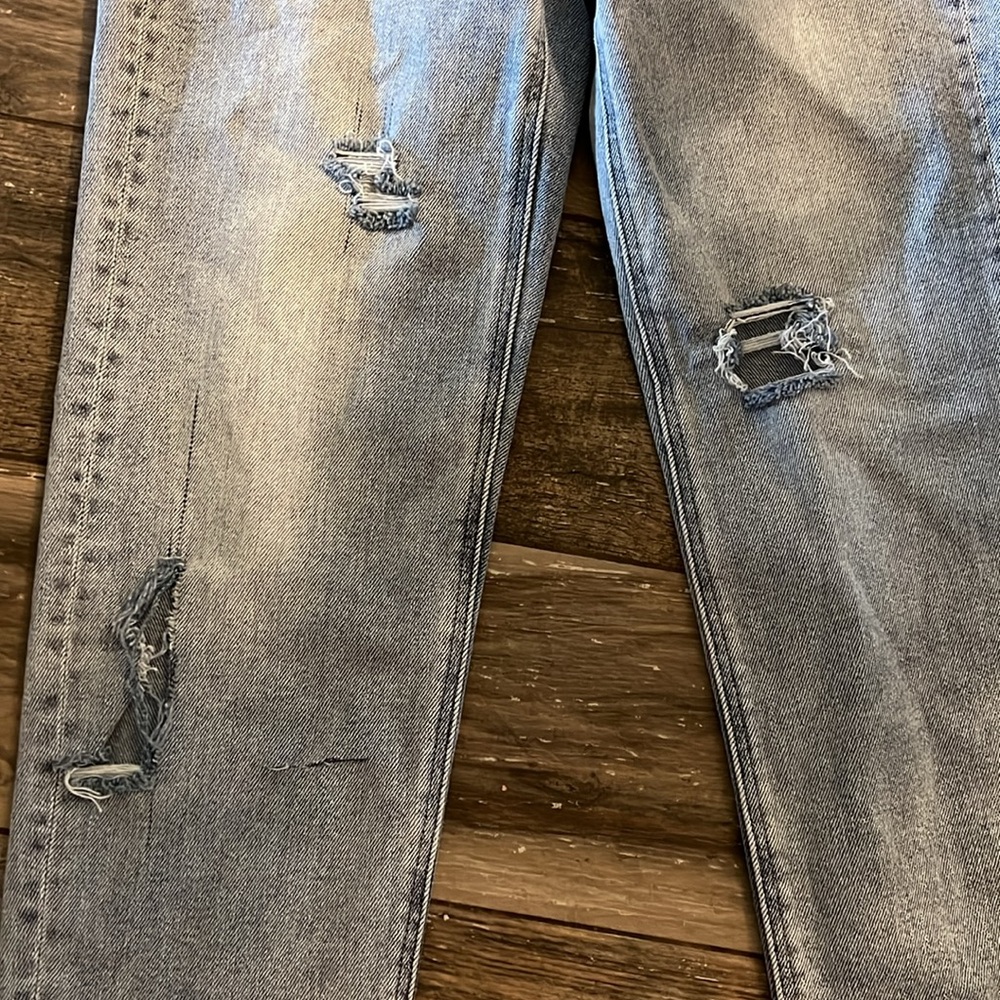 American Eagle Mom Straight Jeans - Picture 2 of 7